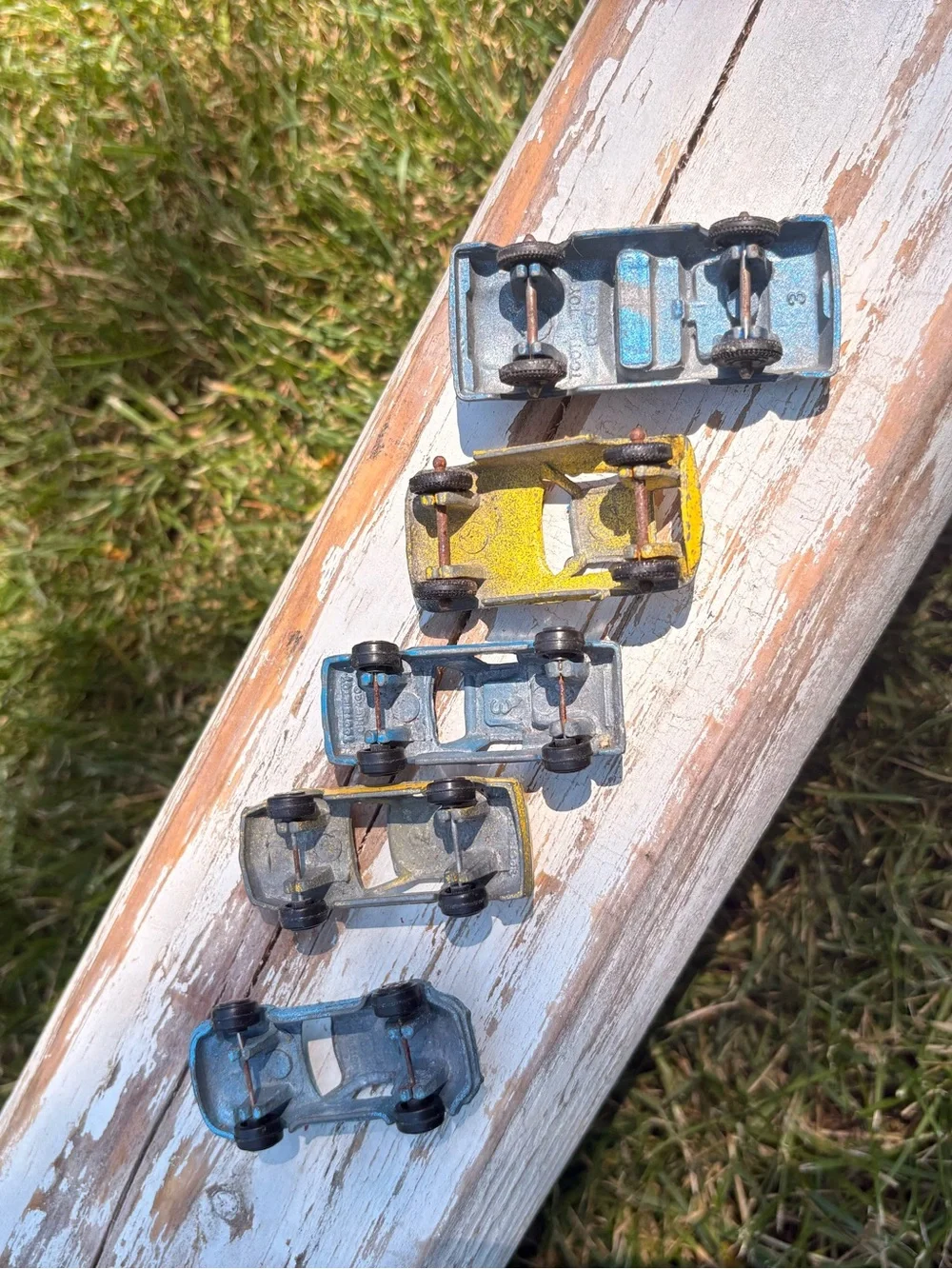 Vintage TootsieToy 1950s-1970s diecast metal car set